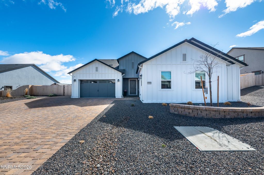 Image 4 of property listing at 2958 Murrelet Way, Sparks, NV 89441