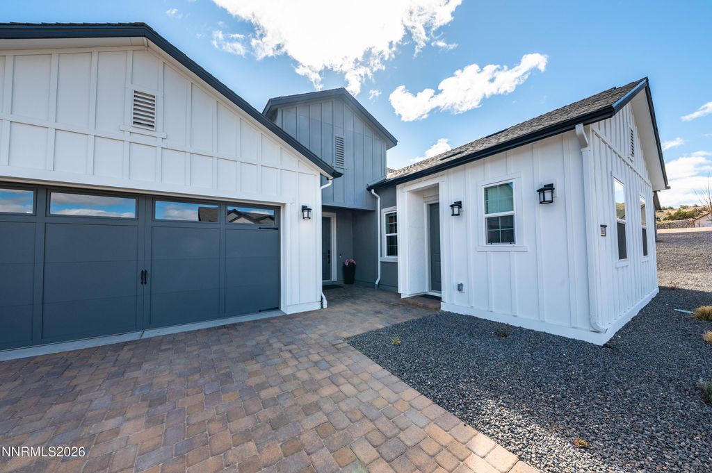 Image 5 of property listing at 2958 Murrelet Way, Sparks, NV 89441