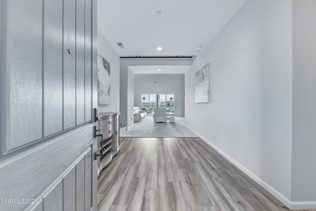 Image 6 of property listing at 2958 Murrelet Way, Sparks, NV 89441