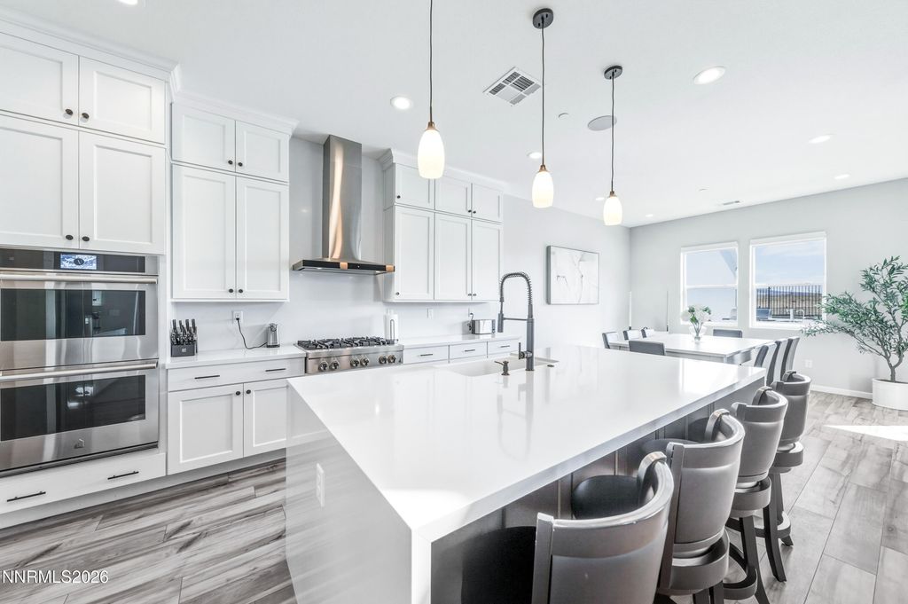 Image 9 of property listing at 2958 Murrelet Way, Sparks, NV 89441