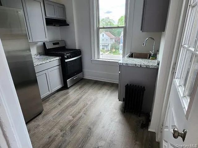 457 Main St Apt 4, Beacon, NY 12508