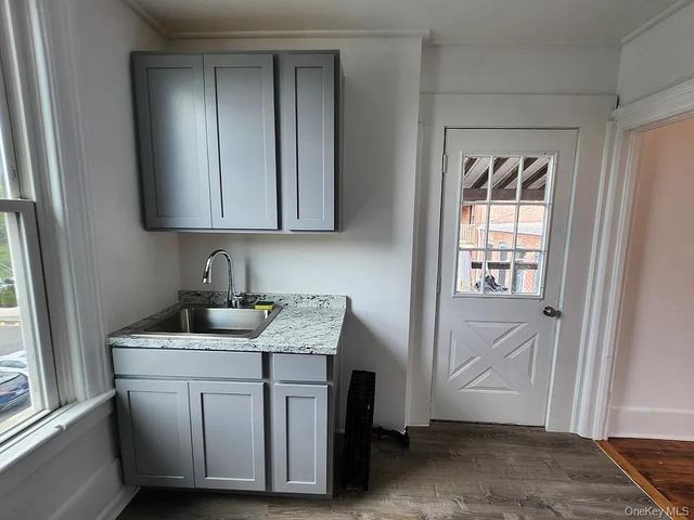 457 Main St Apt 4, Beacon, NY 12508