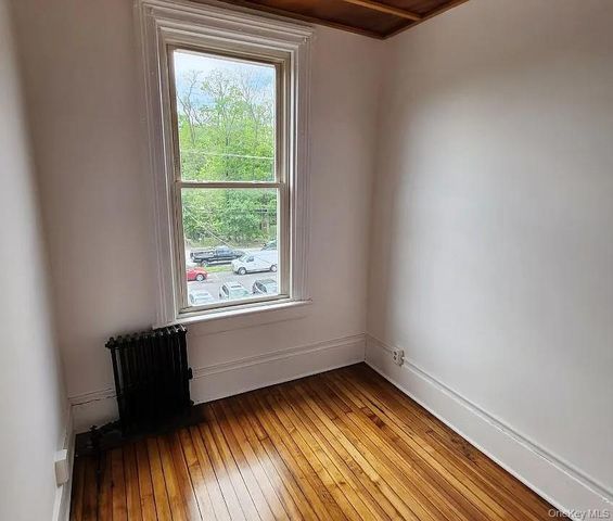 457 Main St Apt 4, Beacon, NY 12508