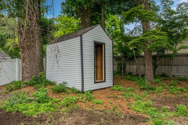 295 Cuba Hill Road, Huntington, NY 11743