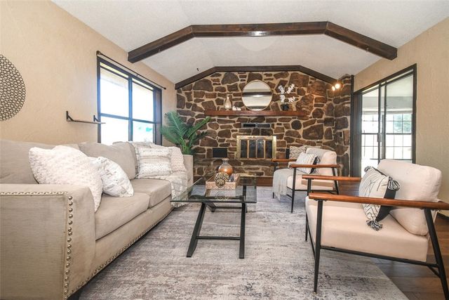 809 S Elm Street, Siloam Springs, AR 72761