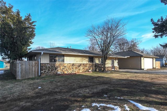 809 S Elm Street, Siloam Springs, AR 72761