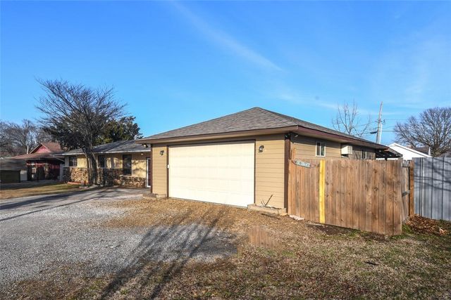 809 S Elm Street, Siloam Springs, AR 72761