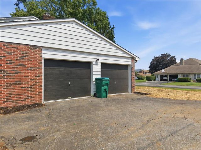 1360 Dorney Avenue, Lower Macungie Twp, PA 18103