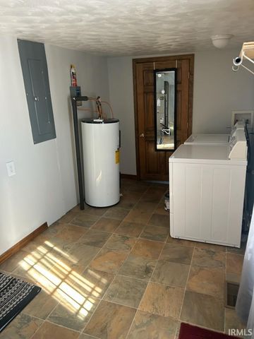 721 W Alton Street, Bicknell, IN 47512