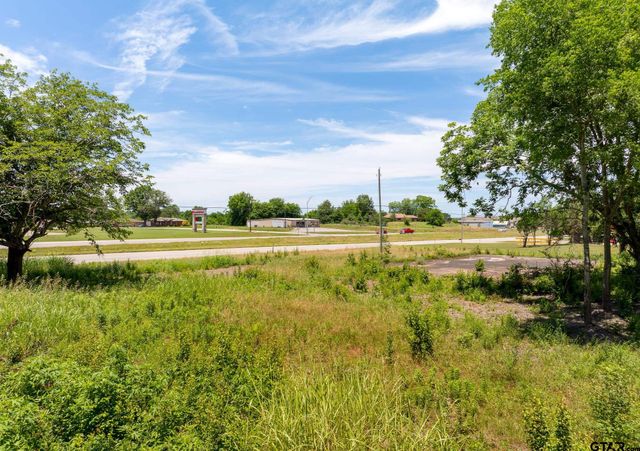 204 N Doctor M Roper Pkwy, Bullard, TX 75757