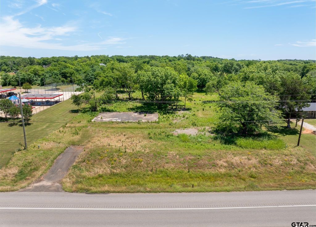 204 N Doctor M Roper Pkwy, Bullard, TX 75757
