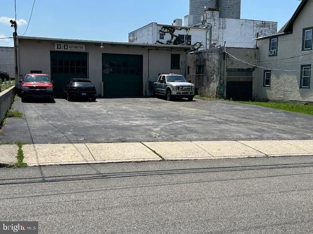 17 HOLLAND AVE, Ardmore, PA 19003