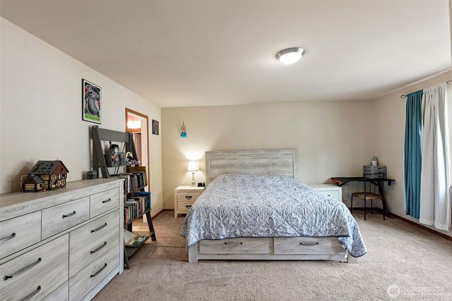 427 NE Nantucket Street, Bremerton, WA 98310