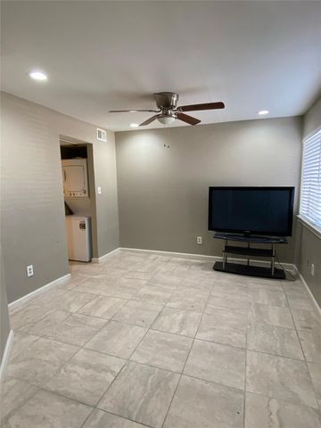 9827 Walnut Street 112, Dallas, TX 75243