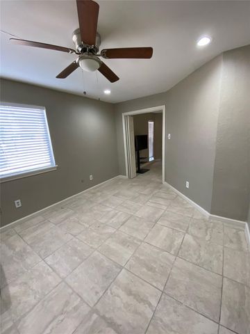 9827 Walnut Street 112, Dallas, TX 75243