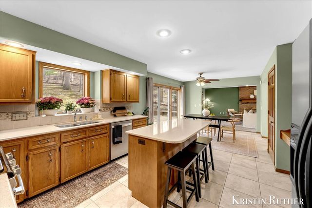 1922 Camrose Court, Wyoming, MI 49519