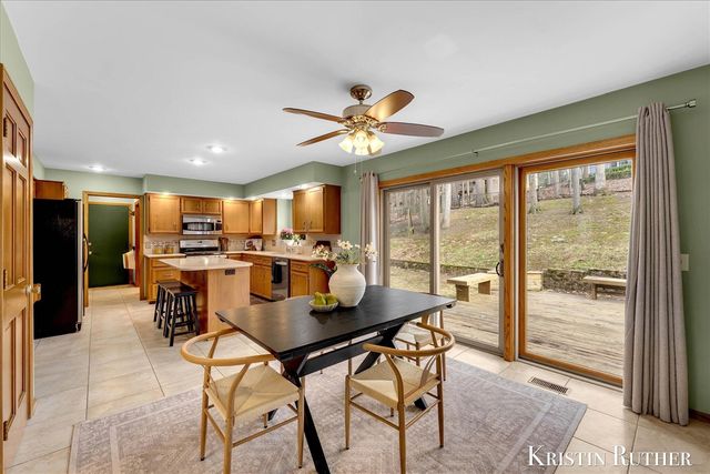 1922 Camrose Court, Wyoming, MI 49519