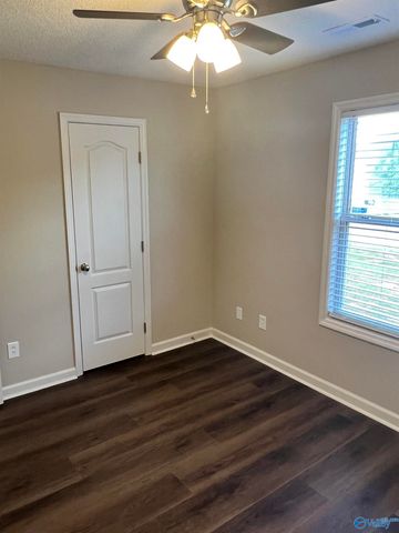 228 Falcon Ridge Drive, Huntsville, AL 35811