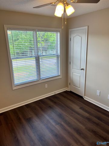 228 Falcon Ridge Drive, Huntsville, AL 35811