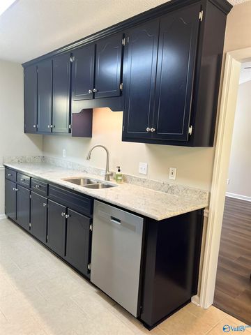 228 Falcon Ridge Drive, Huntsville, AL 35811
