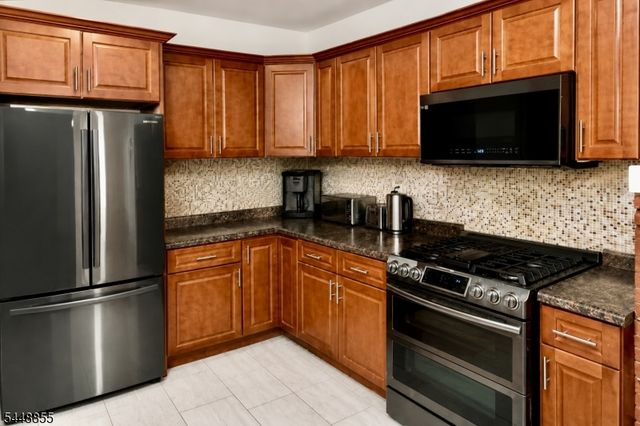 21 Beverly St, Newark City, NJ 07108