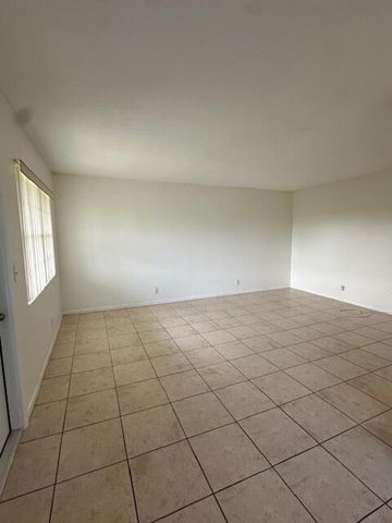 72 Norwich C, West Palm Beach, FL 33417