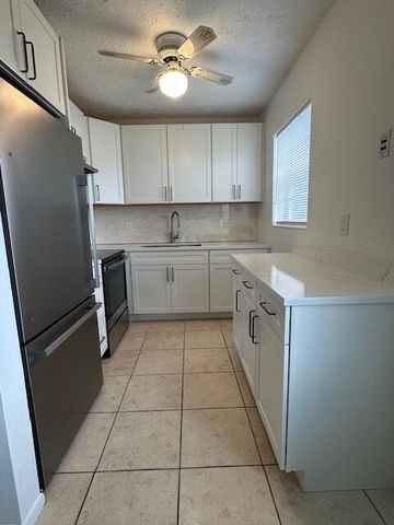 72 Norwich C, West Palm Beach, FL 33417