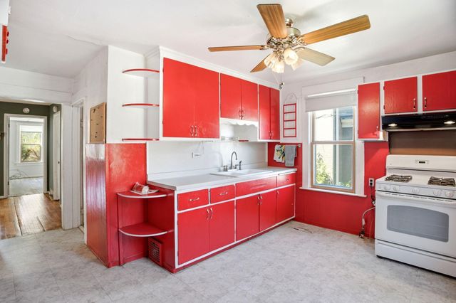 99 Lawson Avenue W, Saint Paul, MN 55117