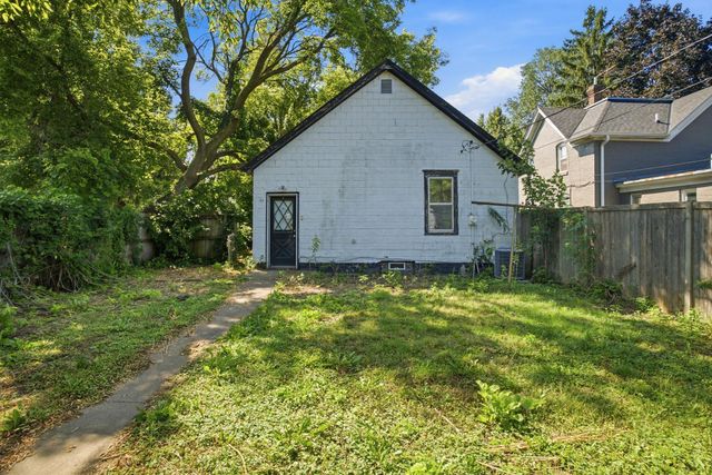 99 Lawson Avenue W, Saint Paul, MN 55117