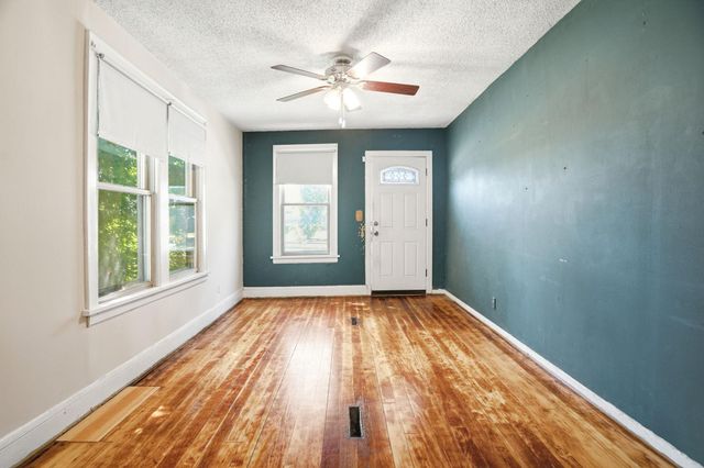 99 Lawson Avenue W, Saint Paul, MN 55117