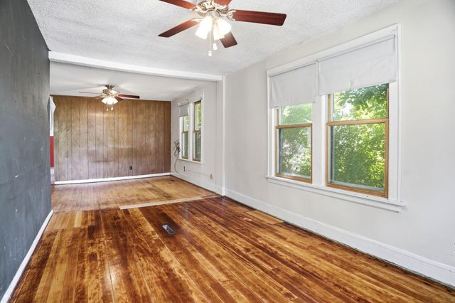 99 Lawson Avenue W, Saint Paul, MN 55117
