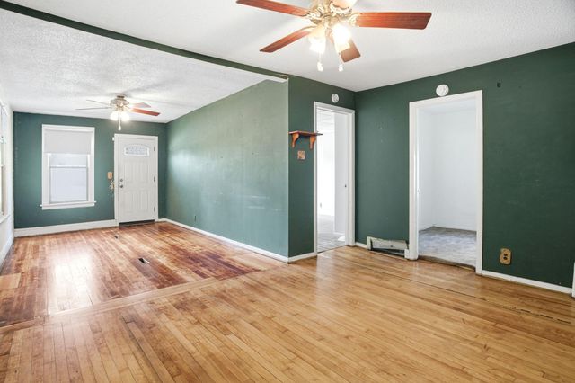 99 Lawson Avenue W, Saint Paul, MN 55117