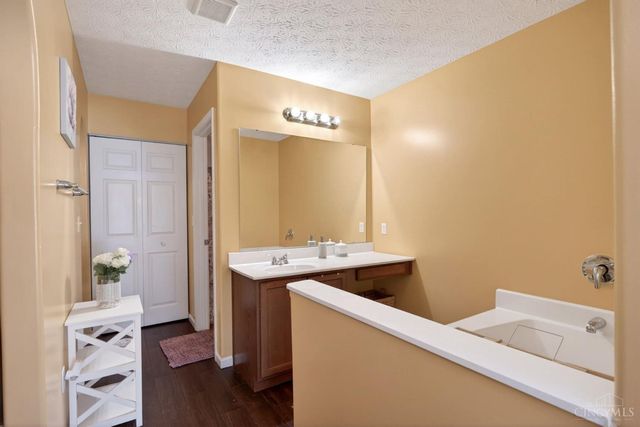 4500 Park Place, St Bernard, OH 45217