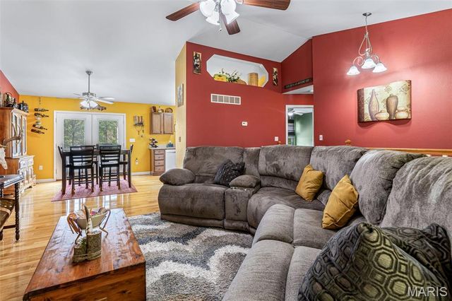 8007 Engleford Road, Dittmer, MO 63023