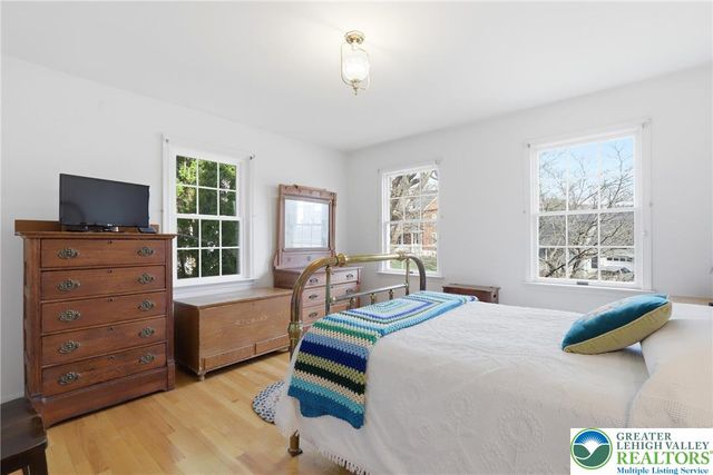 59 West High Street, Nazareth Boro, PA 18064