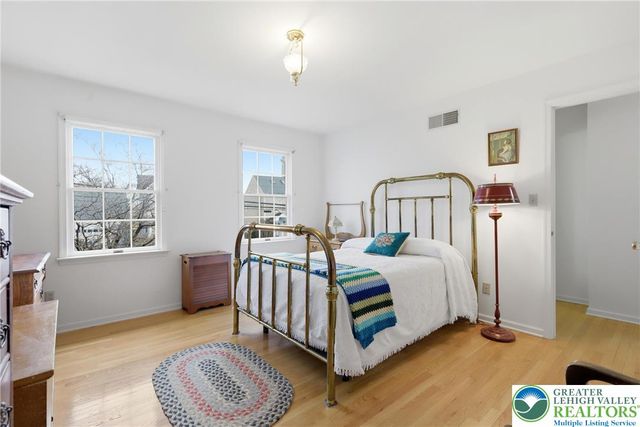59 West High Street, Nazareth Boro, PA 18064