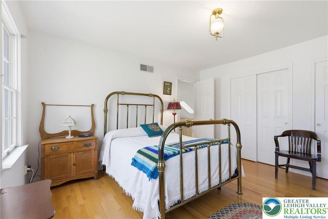 59 West High Street, Nazareth Boro, PA 18064