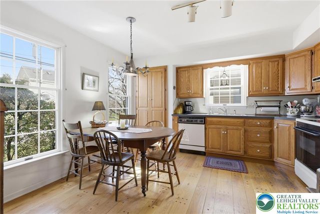 59 West High Street, Nazareth Boro, PA 18064