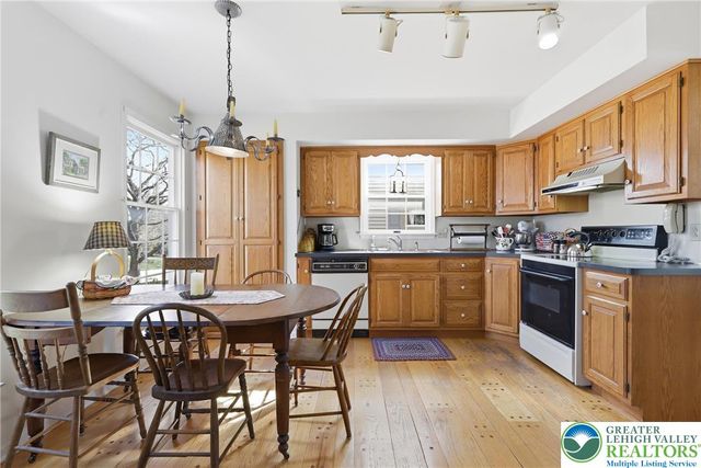 59 West High Street, Nazareth Boro, PA 18064