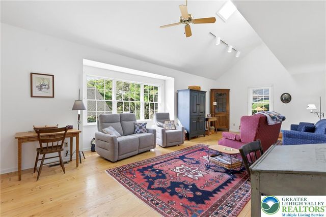 59 West High Street, Nazareth Boro, PA 18064
