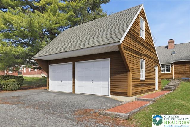 59 West High Street, Nazareth Boro, PA 18064