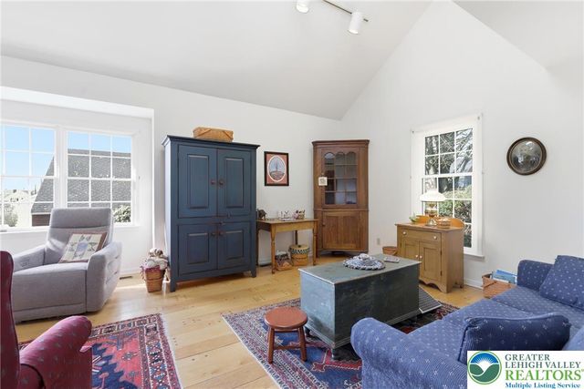 59 West High Street, Nazareth Boro, PA 18064