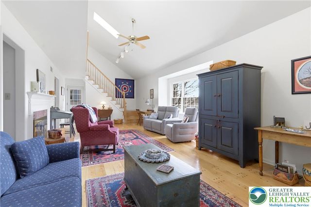59 West High Street, Nazareth Boro, PA 18064