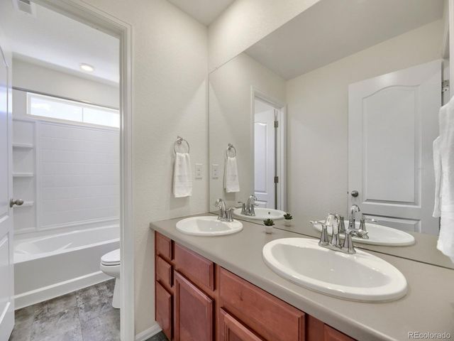 1071 Black Saddle St, Elizabeth, CO 80107