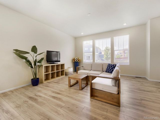 1071 Black Saddle St, Elizabeth, CO 80107