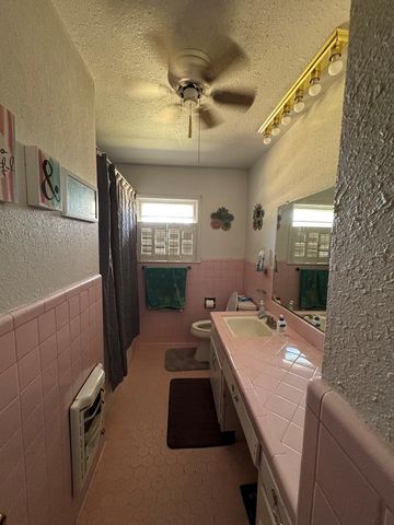 915 E 9th St, Colorado City, TX 79512