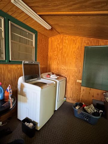 915 E 9th St, Colorado City, TX 79512