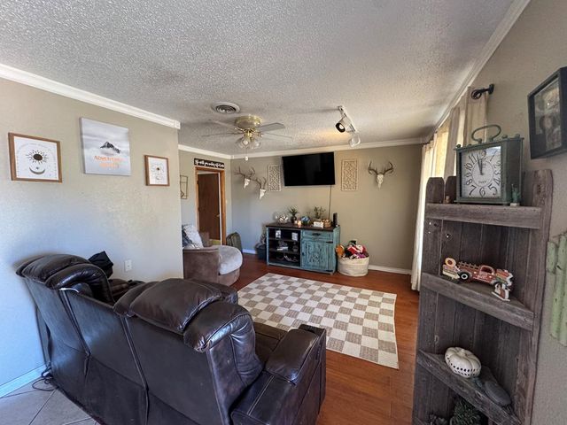 915 E 9th St, Colorado City, TX 79512