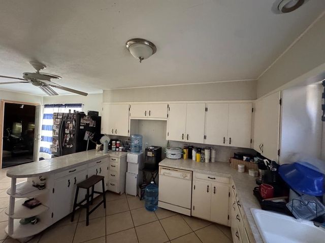 915 E 9th St, Colorado City, TX 79512