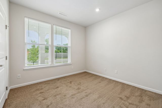 308 Grassy Glen Dr, Gallatin, TN 37066